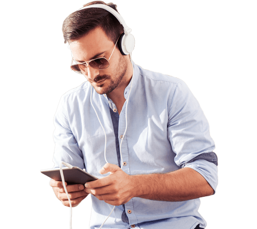 man using streaming software from his mobile device